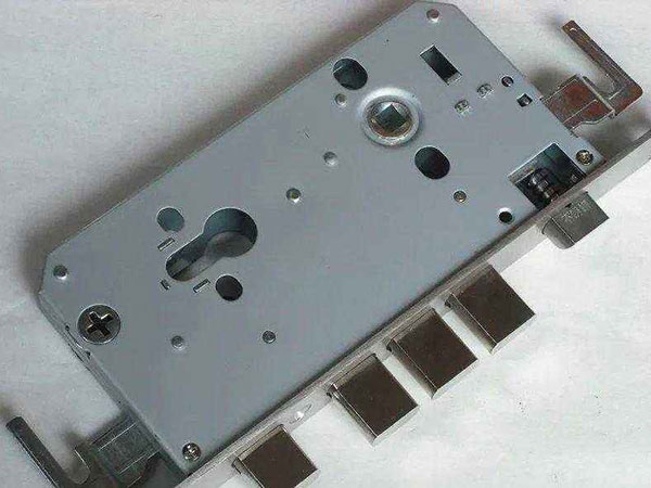 苍梧24小时上门开锁公司