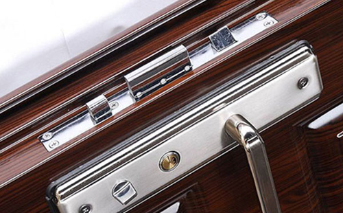 苍梧24小时上门开锁公司