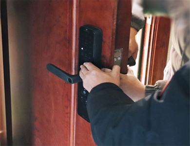 苍梧24小时上门开锁公司